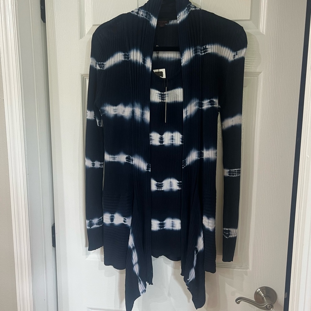 Stunning 2 piece ribbed stretch navy lightweight set with gorgeous detailing.